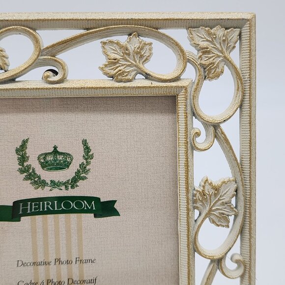 Decorative Heirloom Photo Frame 3.5" X 5" Intricate Leaf Design Ivory & Gold Fin - Picture 3 of 10